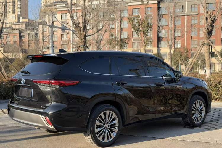 Used Toyota Highlander 2022 Dual-Engine 2.5L Four-Wheel Drive Prestige Version 7 Seats
