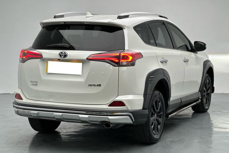 Used Toyota RAV4 2019 2.0L CVT Two-Wheel Drive Fashion X Limited Edition China V Standard
