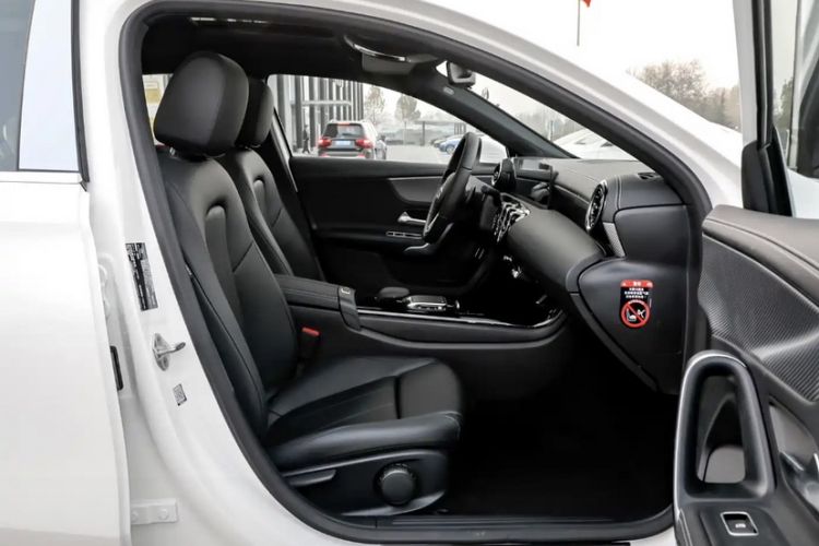 Used Mercedes-Benz A-Class 2021 A 200 L Sport Sedan Fashion Model
