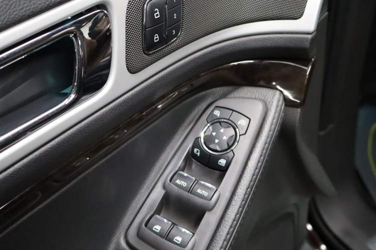 Used Ford Explorer 2013 3.5L Deluxe Model
