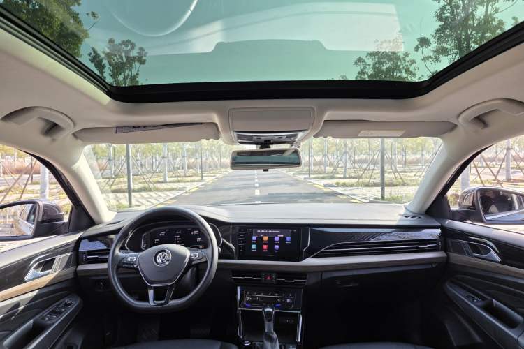 Used Volkswagen Passat 2020 330TSI Luxury Edition China VI
