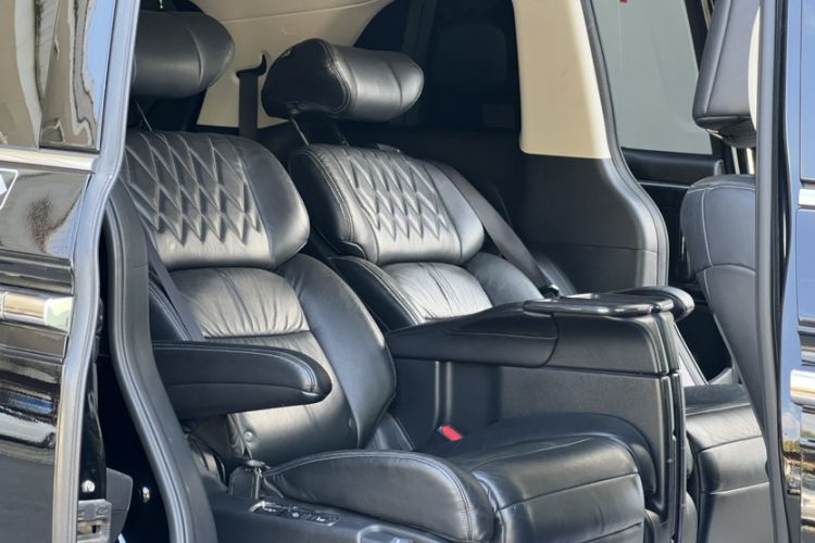 Used Honda Elysion 2019 2.0L Hybrid Supreme Edition
