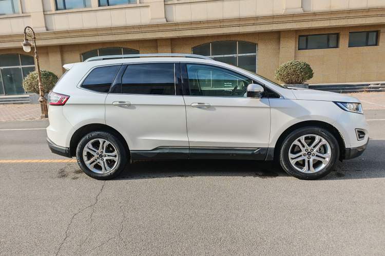 Used Ford Edge 2018 EcoBoost 245 Two-Wheel-Drive Titanium 7-Seater China V Standard
