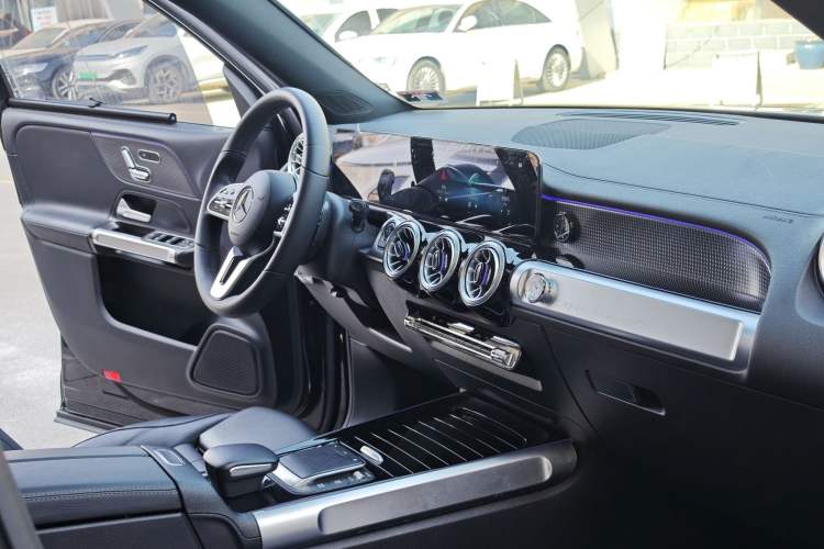 Used Mercedes-Benz GLB 2021 GLB 200 Fashion Model