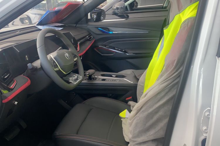 Used Changan X5 PLUS 2025 1.5T DCT Pioneer Edition
