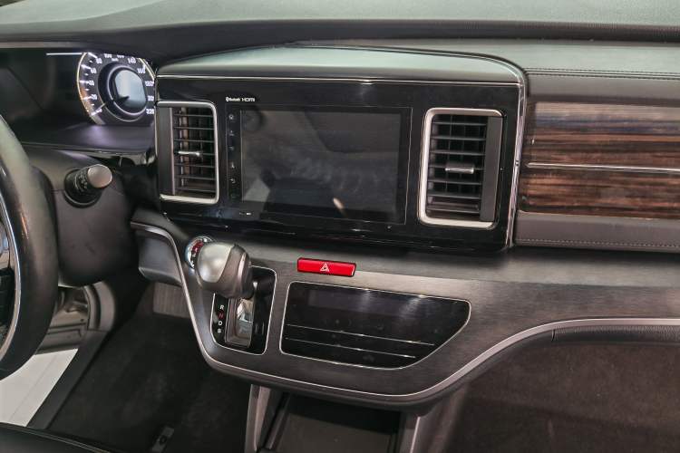 Used Honda Elysion 2016 2.4L Luxury Edition
