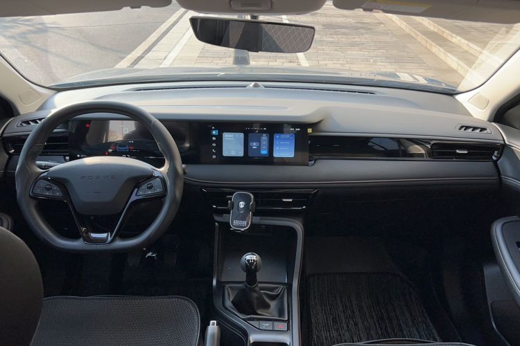 Used Roewe i5 2023 1.5L Manual Comfort Edition
