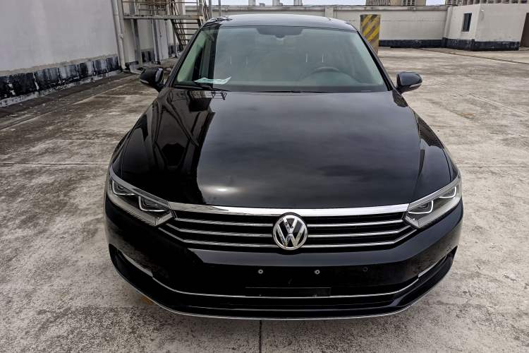 Used Volkswagen Magotan 2018 Facelift 330TSI DSG Luxury Model
