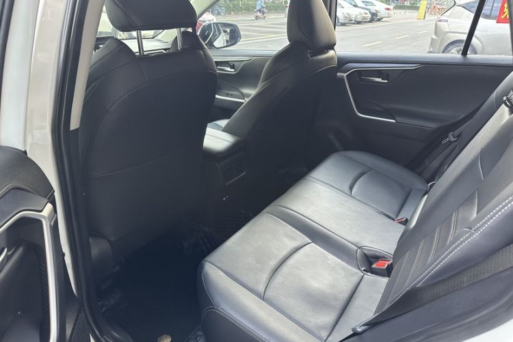 Used Toyota Wildlander 2022 2.0L CVT Two-Wheel Drive Luxury Edition
