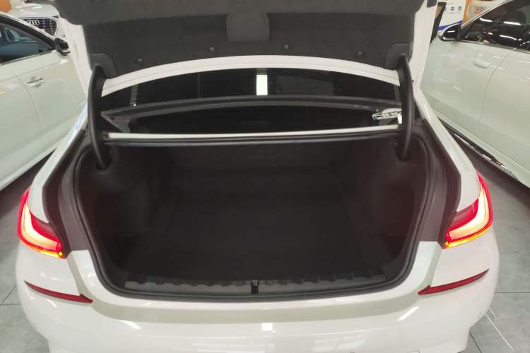 Used BMW 3 Series 2022 Restyled 320Li M Sport Package
