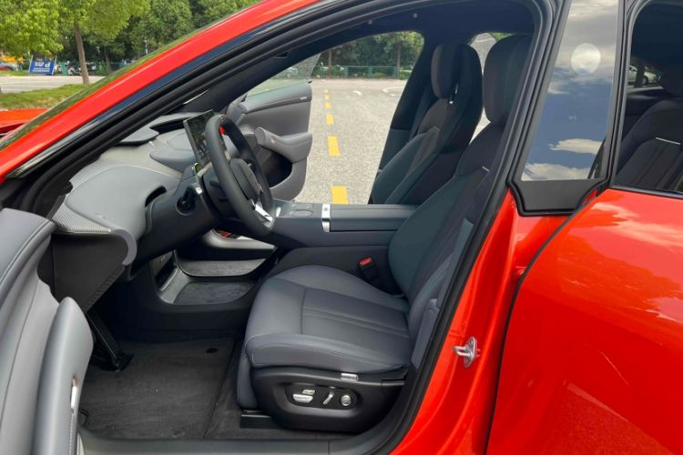 Used  YU7 2025 Ultra-Long Range High-Performance All-Wheel-Drive Max Edition
