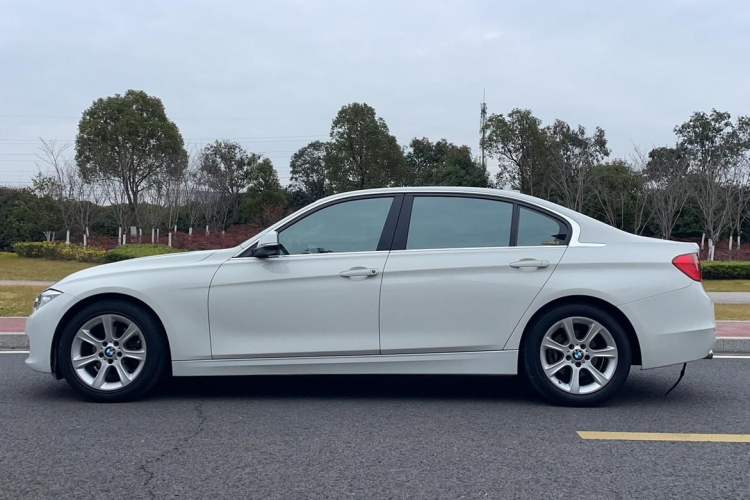 Used BMW 3 Series 2014 328Li Fashion Model
