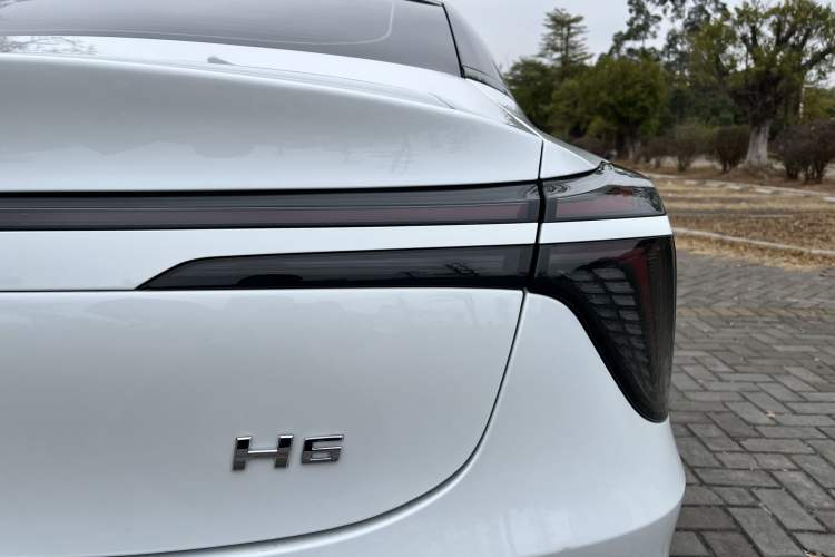 Used Hongqi H6 2023 2.0T ZhiShang Version