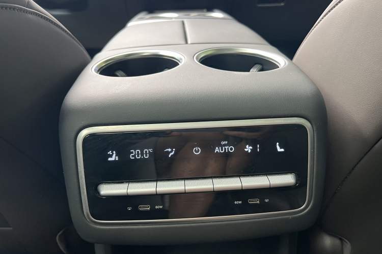 Used Li Auto L8 2023 Pro Model
