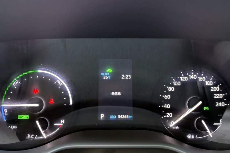 Used Toyota Sienna 2023 2.5L Hybrid Deluxe Edition
