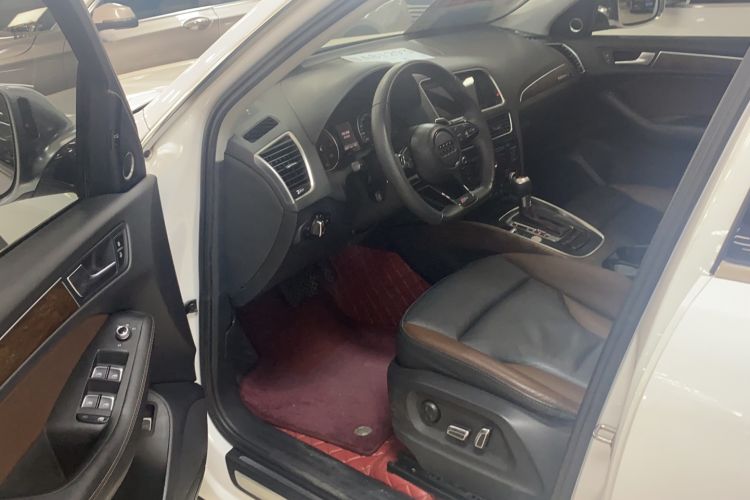 Used Audi Q5 2018 Collector's Edition 40 TFSI Technology Model
