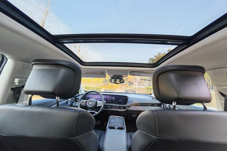 Used Buick LaCrosse 2025 28T Platinum Edition
