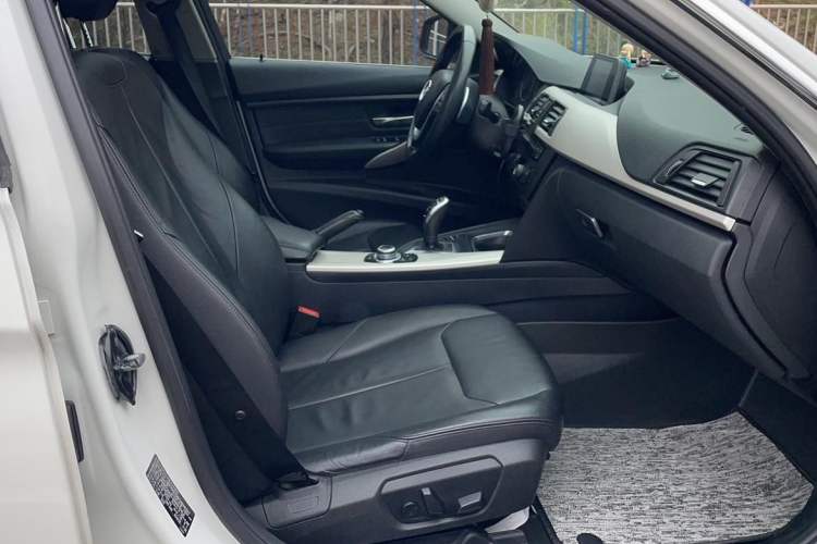 Used BMW 3 Series 2014 328Li Fashion Model
