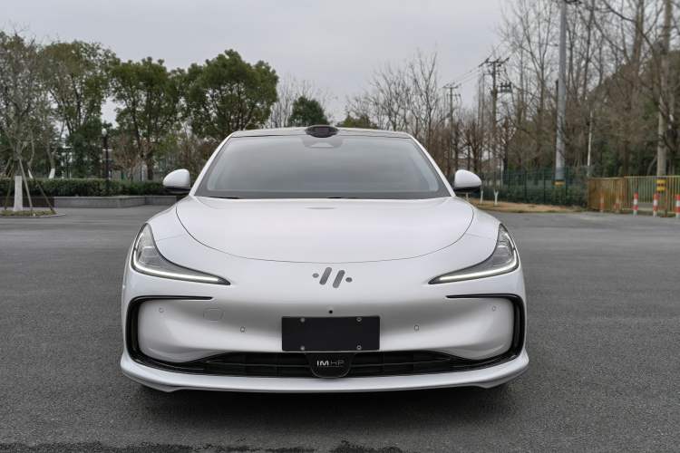 Used  L6 2024 Max Standard Edition
