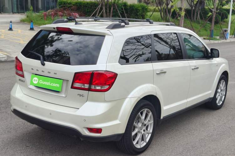 Used Dodge Journey 2013 2.4L Two-Wheel Drive Luxury Version
