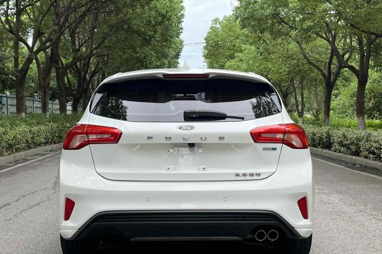 Used Ford Focus 2021 Hatchback EcoBoost 180 Automatic Titanium Edition
