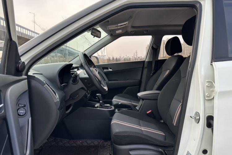 Used Hyundai ix25 2016 1.6T Dual-Clutch Two-Wheel Drive Smart GLS Model
