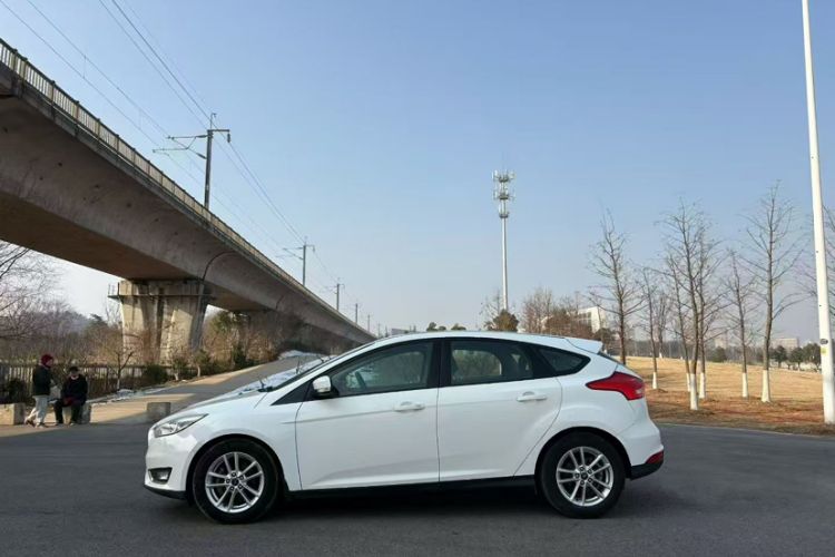 Used Ford Focus 2015 Hatchback EcoBoost 125 Automatic Supreme Style Edition