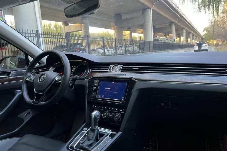 Used Volkswagen Magotan 2019 330TSI DSG Luxury Version China VI Standard