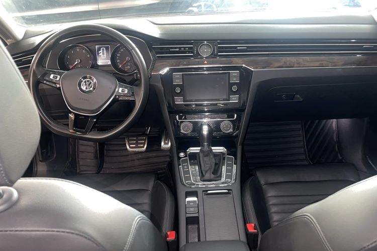 Used Volkswagen Magotan 2019 330TSI DSG Leading Model China VI Standard