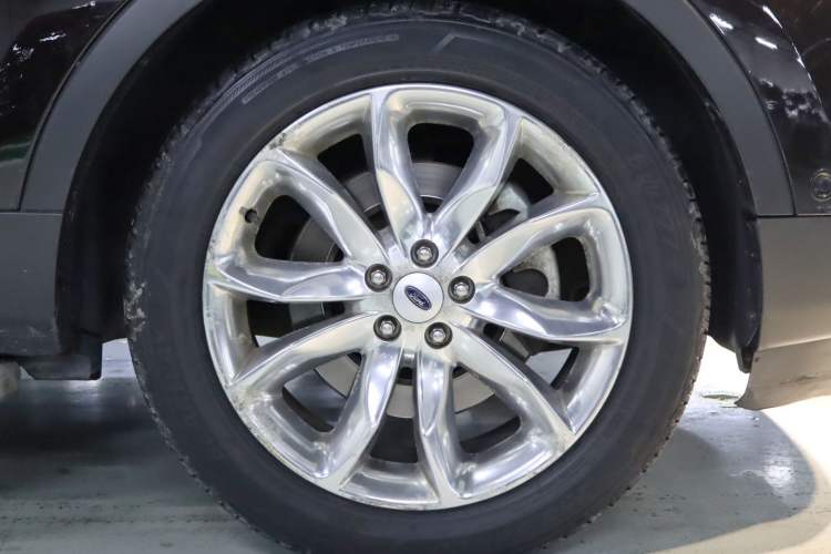 Used Ford Explorer 2013 3.5L Deluxe Model
