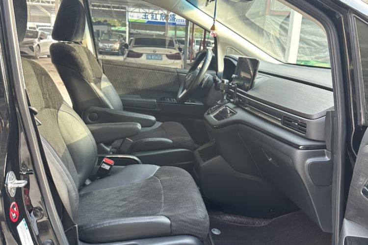 Used Honda Elysion 2022 2.0L eHEV Comfort Version
