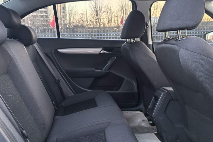 Used Volkswagen Lavida 2013 Revised Classic 1.6L Automatic Fashion Edition