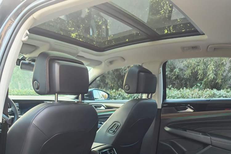 Used Volkswagen Passat 2019 330TSI Luxury Edition China VI Standard
