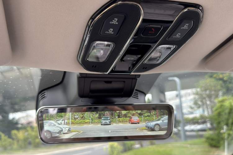 Used GAC Trumpchi Xiangwang M8 2025 Kunkun Series Ultra First-Class Cabin
