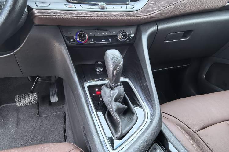 Used Buick GL6 2019 18T 6-Seater Connected Luxury Version China VI Standard
