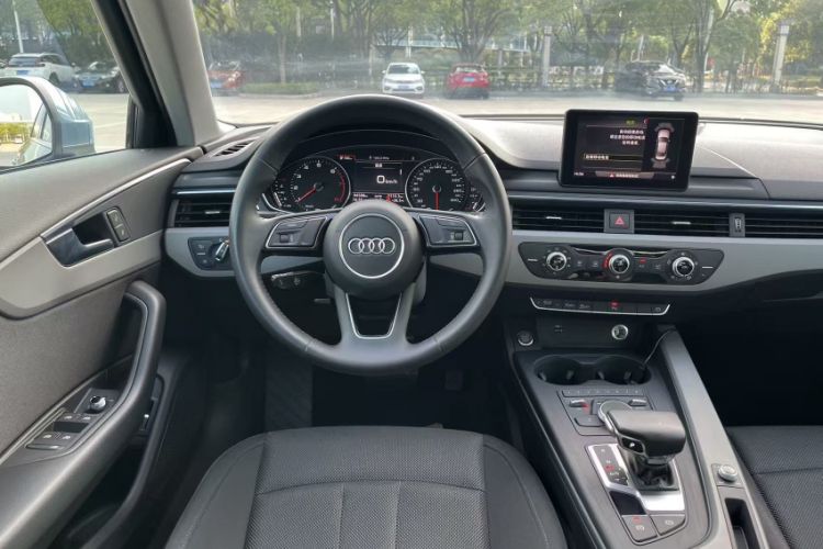 Used Audi A4L 2018 30th Anniversary Edition 40 TFSI Trendy Model

