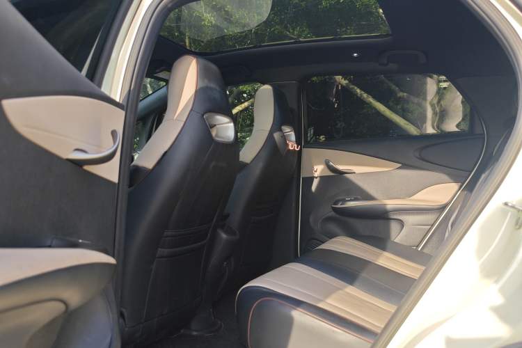 Used BYD Dolphin 2024 Honor Edition 420km Fashion Version
