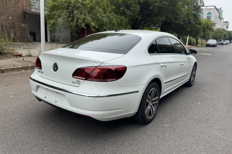 Used Volkswagen FAW-Volkswagen CC 2016 1.8TSI Prestige Model
