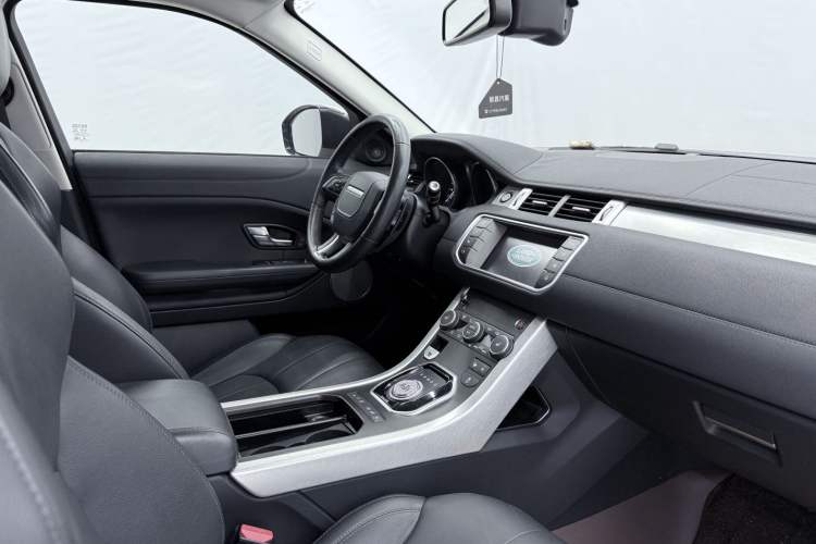 Used Land Rover Range Rover Evoque 2017 2.0T SE Smart Glow Edition
