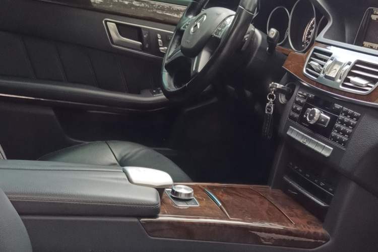 Used Mercedes-Benz E-Class 2014 E 260 L Luxury Model
