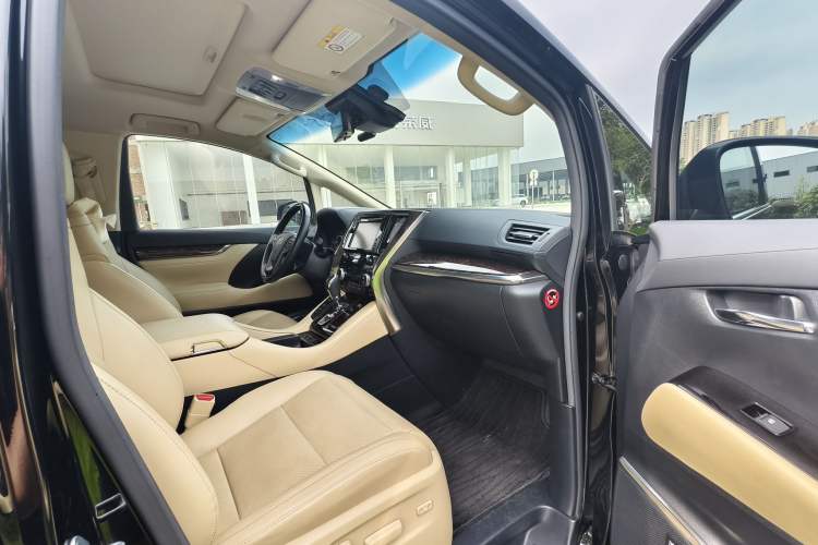 Used Toyota Alphard 2019 Dual-Engine 2.5L Luxury Edition