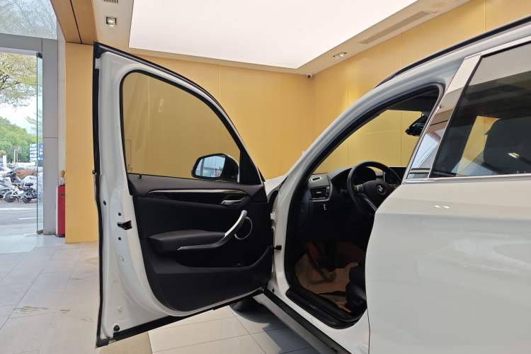 Used BMW X1 2015 sDrive18i Fashion Upgrade Edition