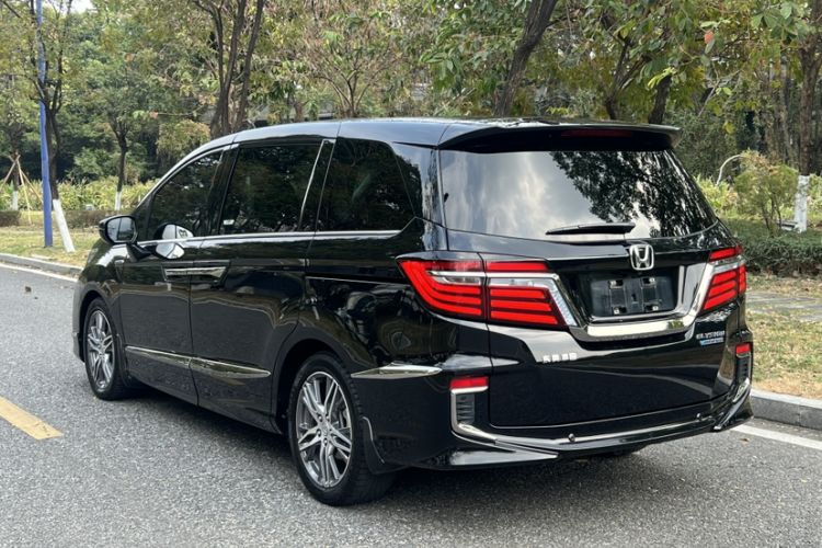 Used Honda Elysion 2019 2.0L Hybrid Luxury Edition
