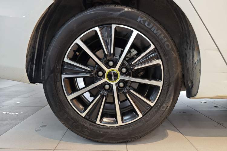 Used Roewe i5 2021 1.5L CVT Platinum Edition

