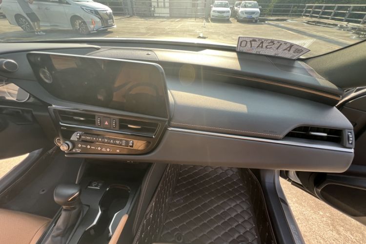 Used Lexus ES 2022 200 Excellence Edition
