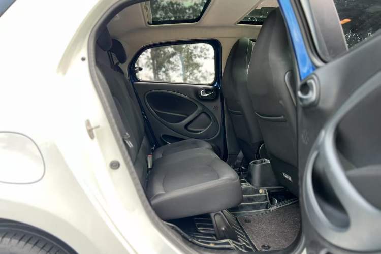 Used  forfour 2018 1.0L 52kW Passion Edition
