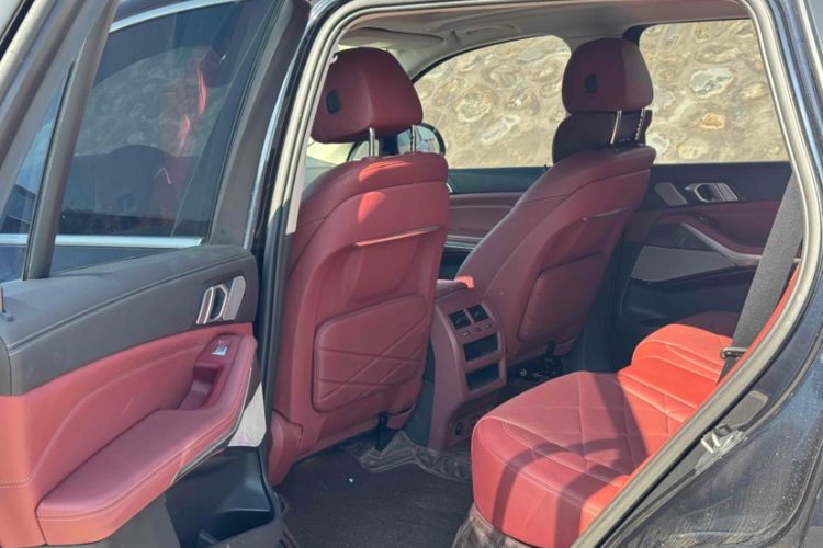 Used BMW X5 2022 xDrive 30Li Luxury M Sport Package
