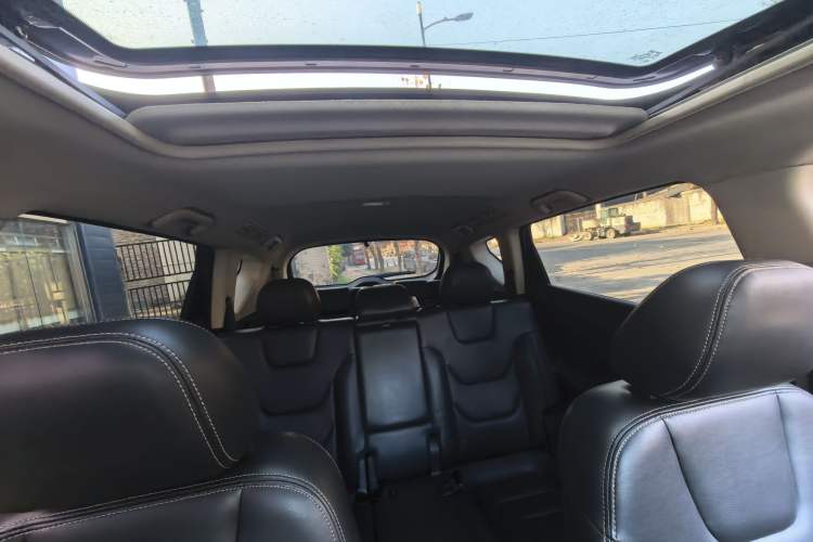 Used Dongfeng Fengon 580 2016 1.8L Manual Comfort Model
