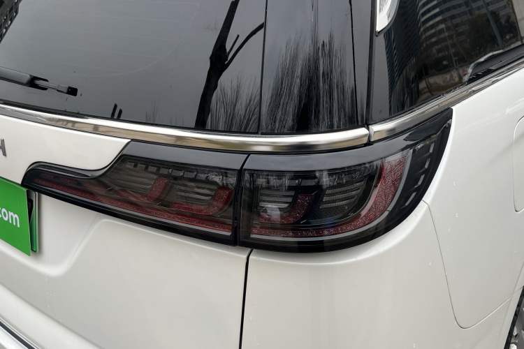 Used VOYAH Dream 2024 PHEV Extended-Range Premium Edition
