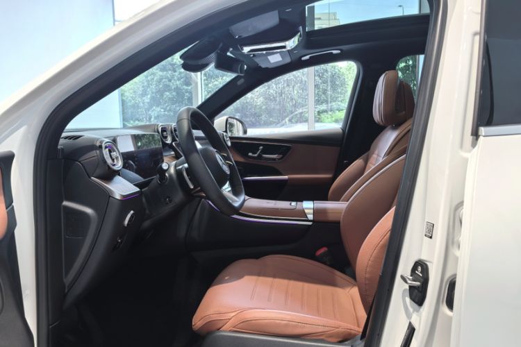 Used Mercedes-Benz GLC 2023 GLC 300 L 4MATIC Dynamic Edition 5-seater
